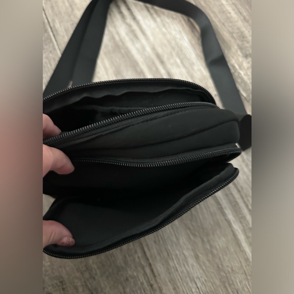 Fila Adjustable Shoulder Bag - Picture 3 of 5